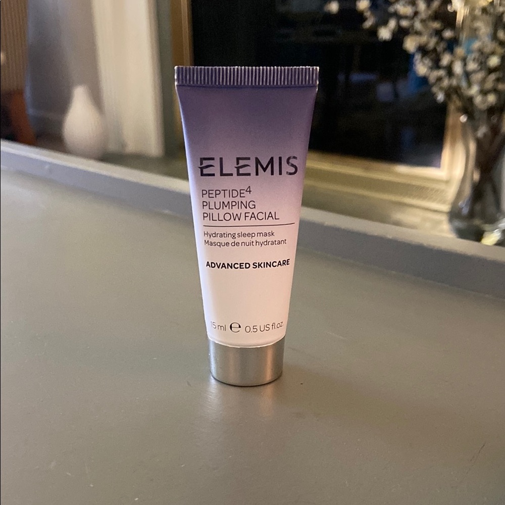 Elemis Skincare Peptide4 Plumping Pillow Facial
